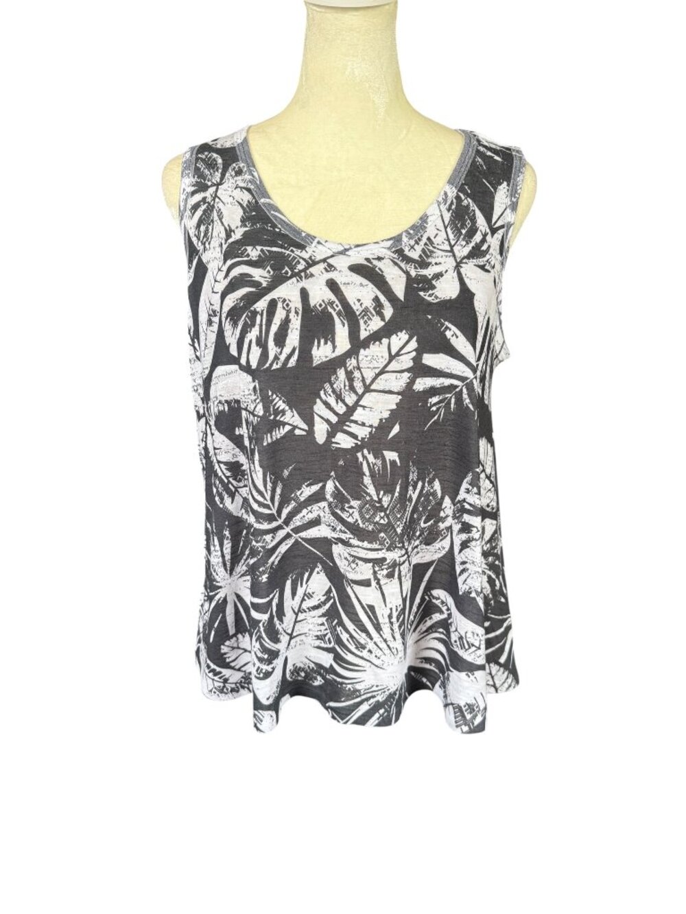 TRYST women's white charcoal sleeveless leaf pattern pullover tank top size S